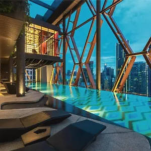 Scarletz Klcc, Travelet Kuala Lumpur